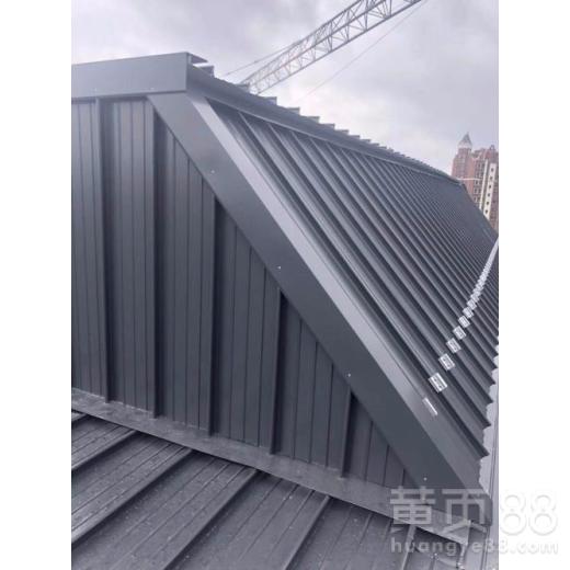 開封氟碳深灰色鋁鎂錳板YX65-600型 現(xiàn)代建筑屋頂與墻面的優(yōu)選材料